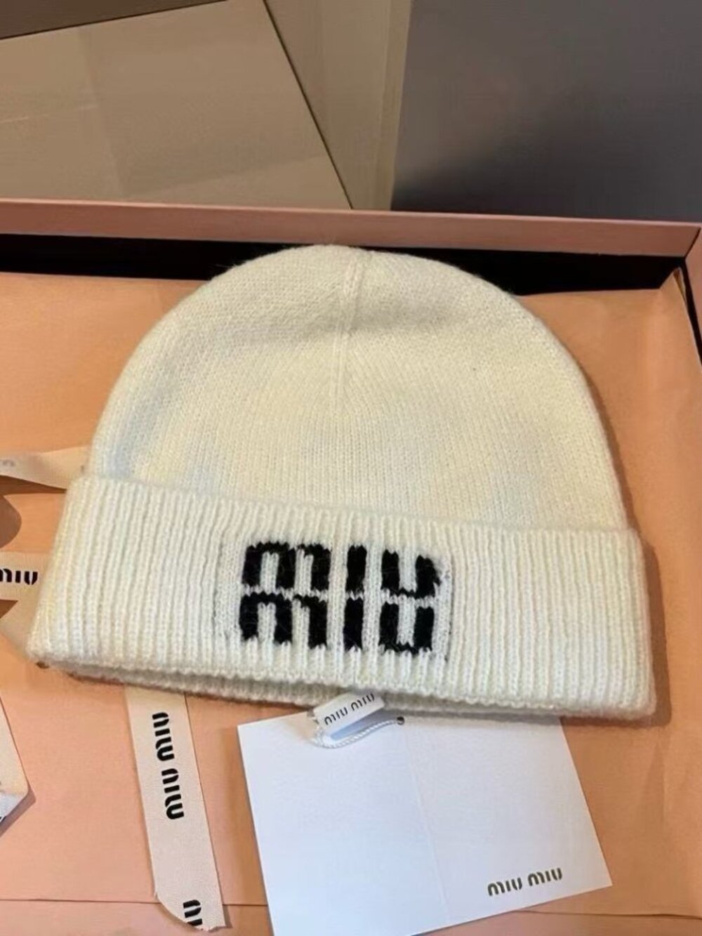MIUMIU White Knit Hat